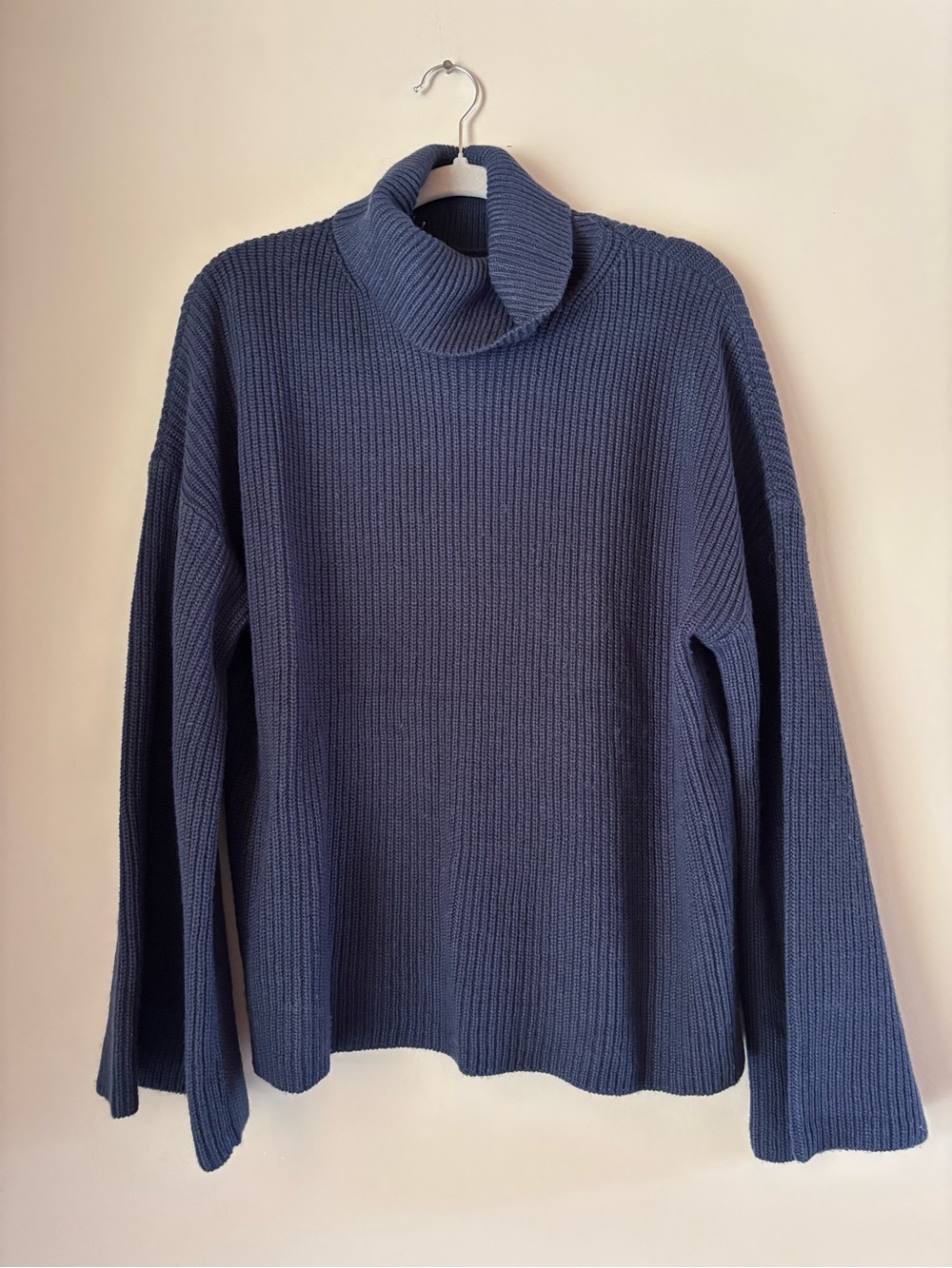 Relaxed Ribbed Navy Turtleneck Sweater